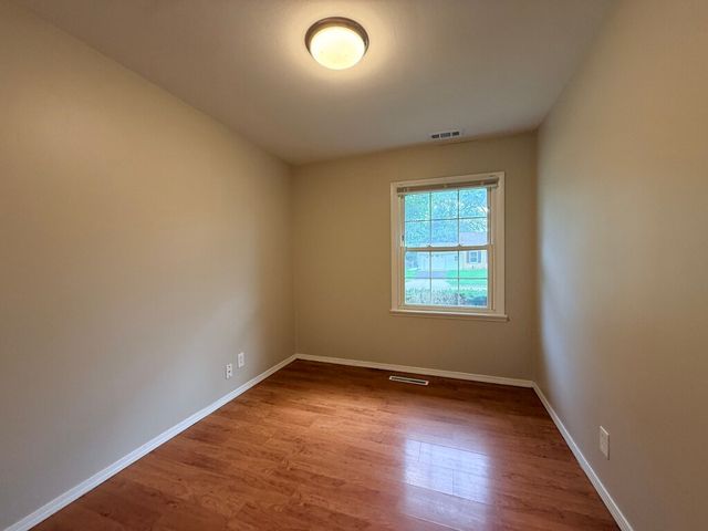 1004 Oakland Drive, Streamwood, IL 60107