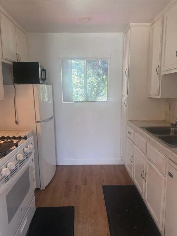 1755 Sherman 205, Long Beach, CA 90804