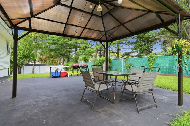 4 Monroe St, Lawrence, MA 01843