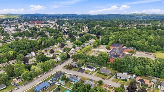 4 Monroe St, Lawrence, MA 01843