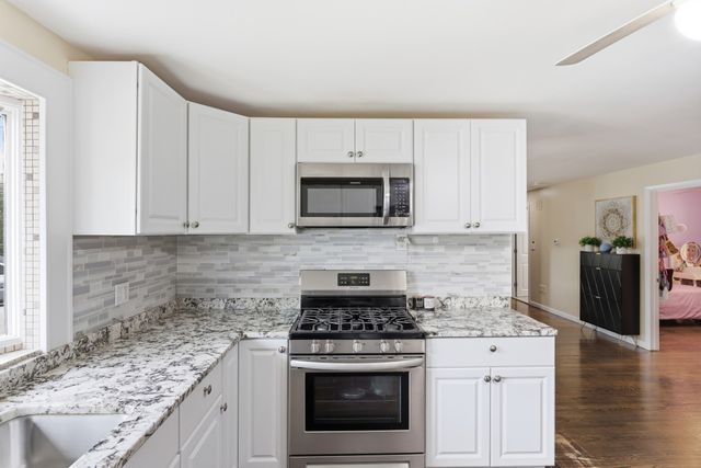 4 Monroe St, Lawrence, MA 01843