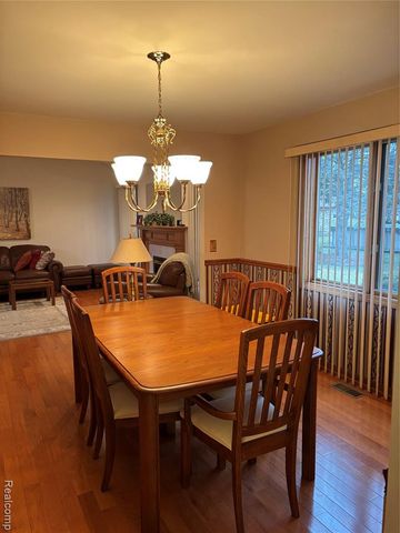 40131 Cucci Drive, Sterling Heights, MI 48313