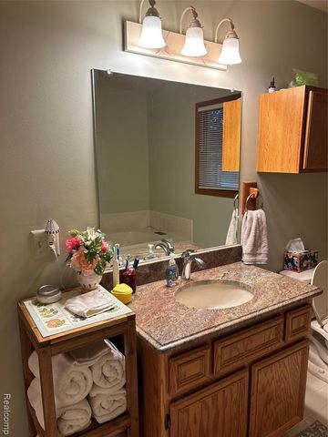 40131 Cucci Drive, Sterling Heights, MI 48313