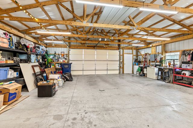 105 E Roberts Rd, Portland, TN 37148