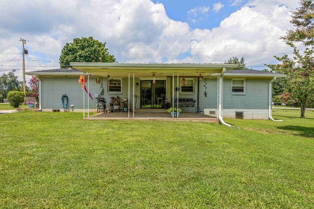 105 E Roberts Rd, Portland, TN 37148