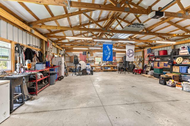105 E Roberts Rd, Portland, TN 37148