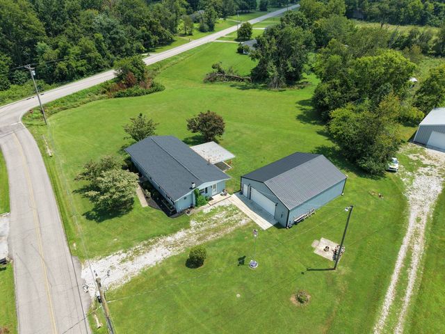 105 E Roberts Rd, Portland, TN 37148