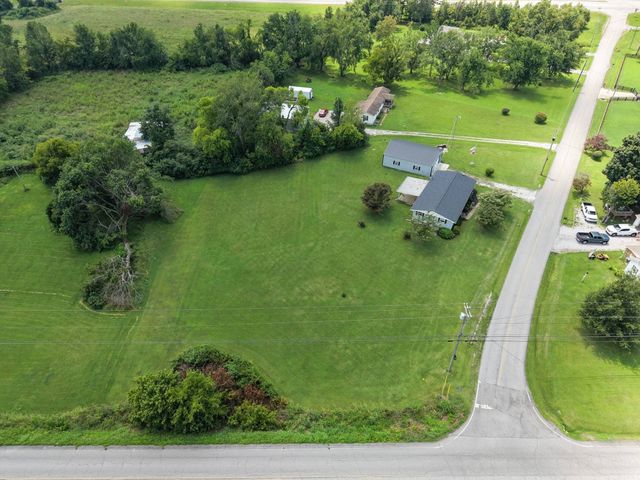 105 E Roberts Rd, Portland, TN 37148