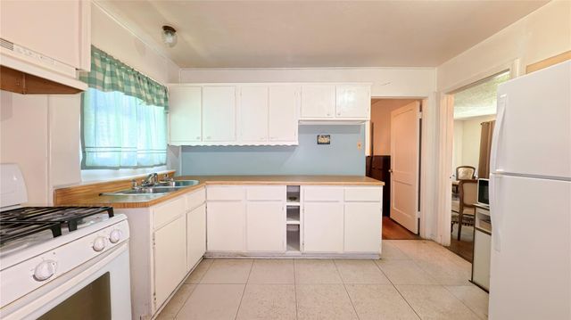 5879 Belneath Street, Houston, TX 77033