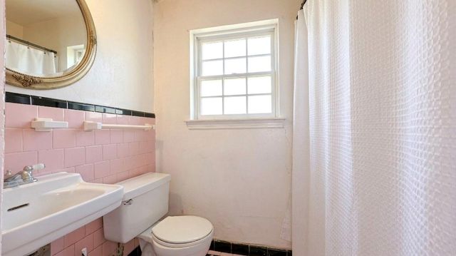 5879 Belneath Street, Houston, TX 77033