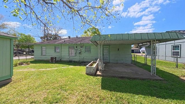 5879 Belneath Street, Houston, TX 77033