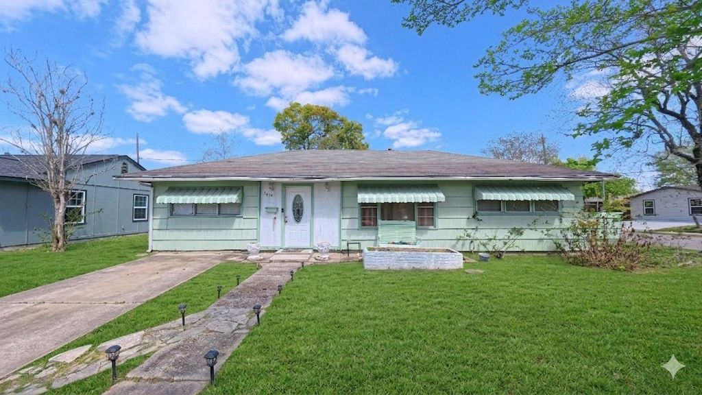 5879 Belneath Street, Houston, TX 77033