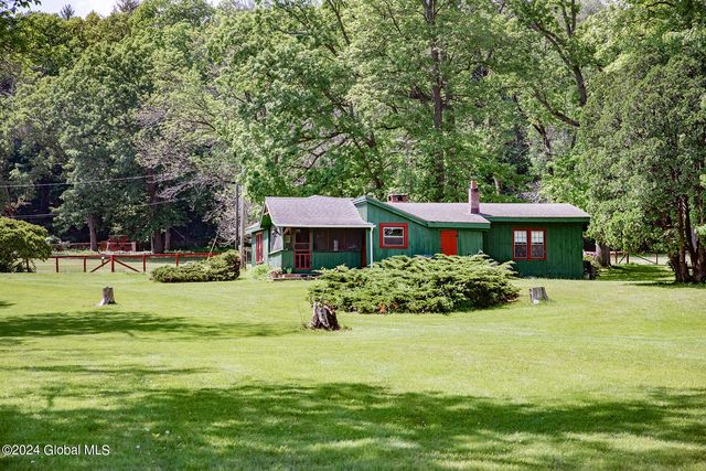 62 Kaydeross Park Road, Saratoga Springs, NY 12866