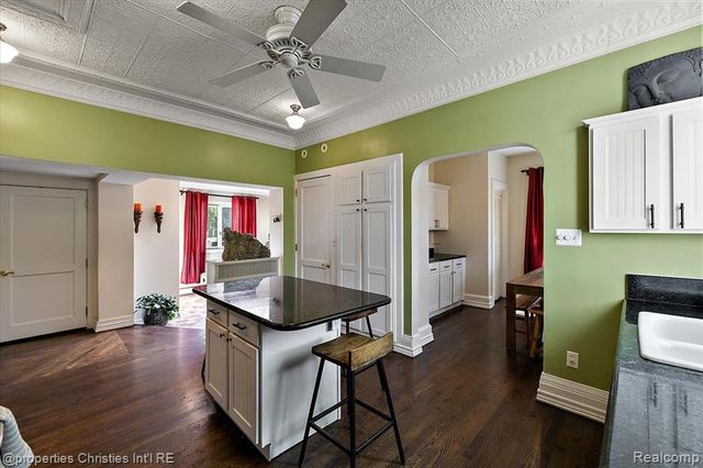 777 Kensington Lane, Bloomfield Hills, MI 48304