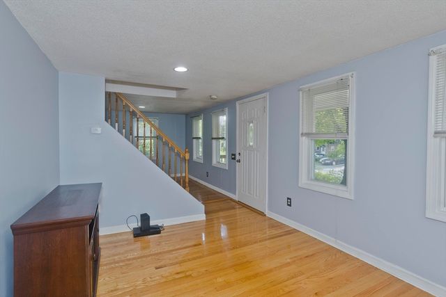 39 Bridge St, Monson, MA 01057