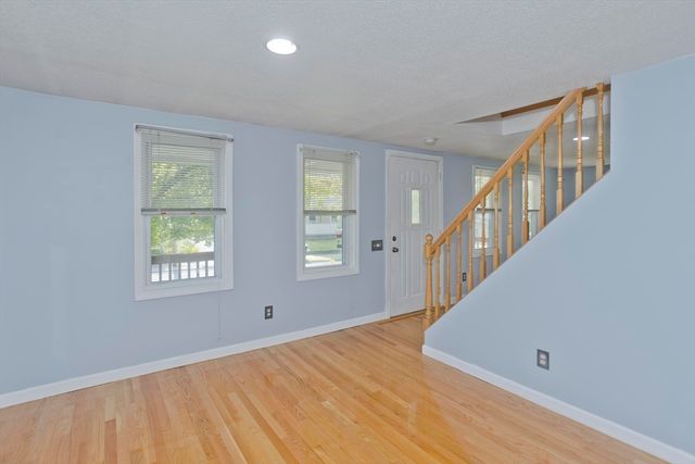 39 Bridge St, Monson, MA 01057