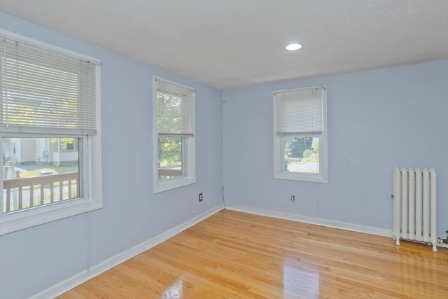 39 Bridge St, Monson, MA 01057