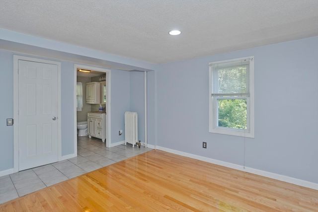 39 Bridge St, Monson, MA 01057