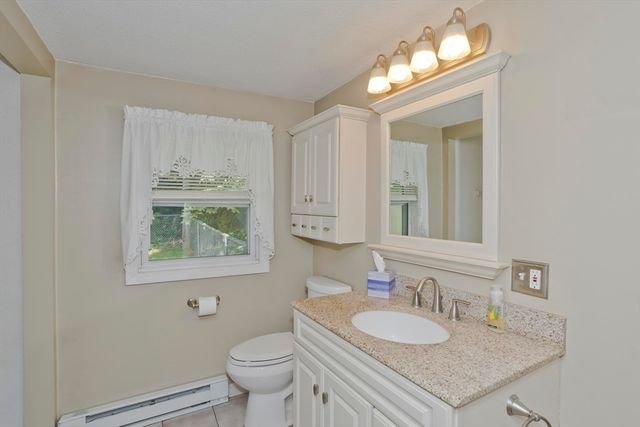 39 Bridge St, Monson, MA 01057