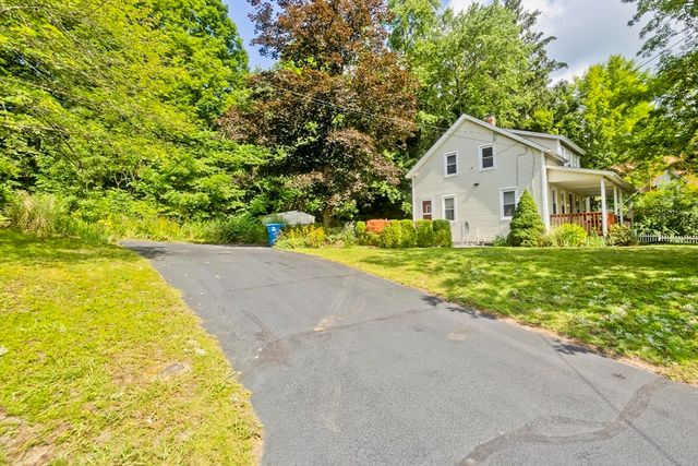 39 Bridge St, Monson, MA 01057
