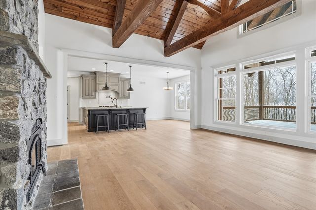 103 Vista Ct, Lancaster Twp, PA 16037