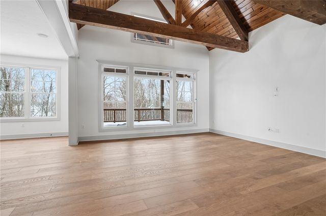 103 Vista Ct, Lancaster Twp, PA 16037