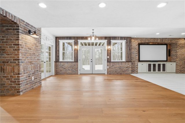 103 Vista Ct, Lancaster Twp, PA 16037