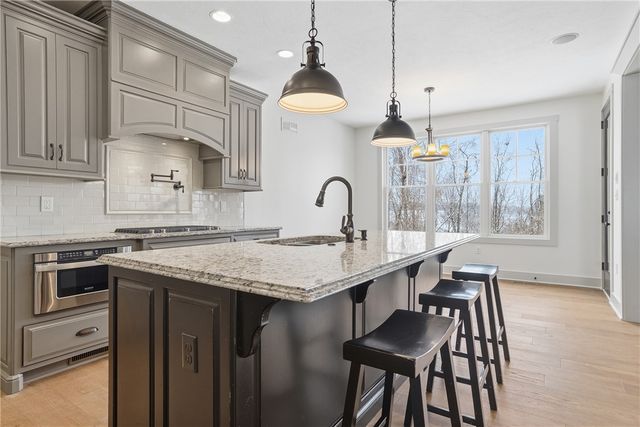 103 Vista Ct, Lancaster Twp, PA 16037