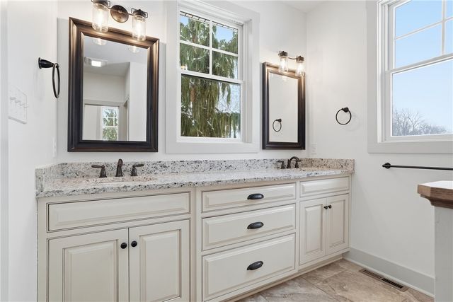 103 Vista Ct, Lancaster Twp, PA 16037