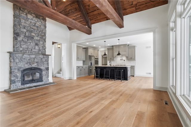 103 Vista Ct, Lancaster Twp, PA 16037