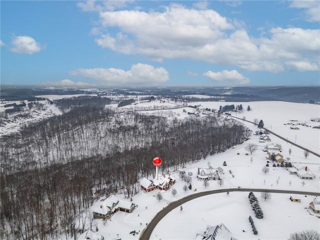 103 Vista Ct, Lancaster Twp, PA 16037