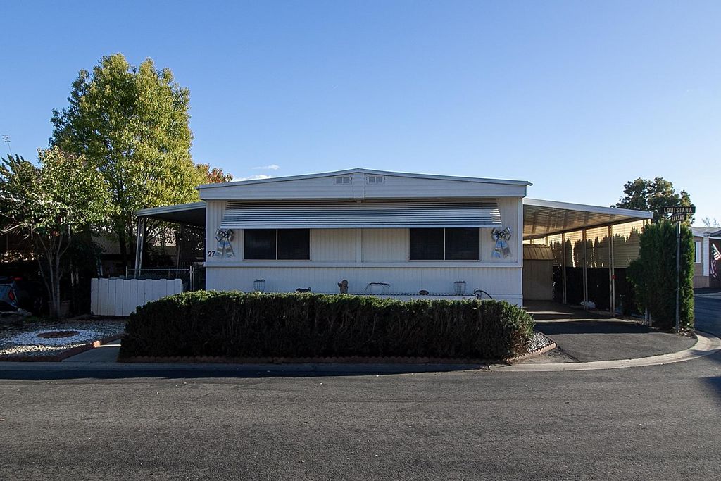 Image 1 of property listing at 221 W Herndon Avenue # 27, Fresno, CA 93650