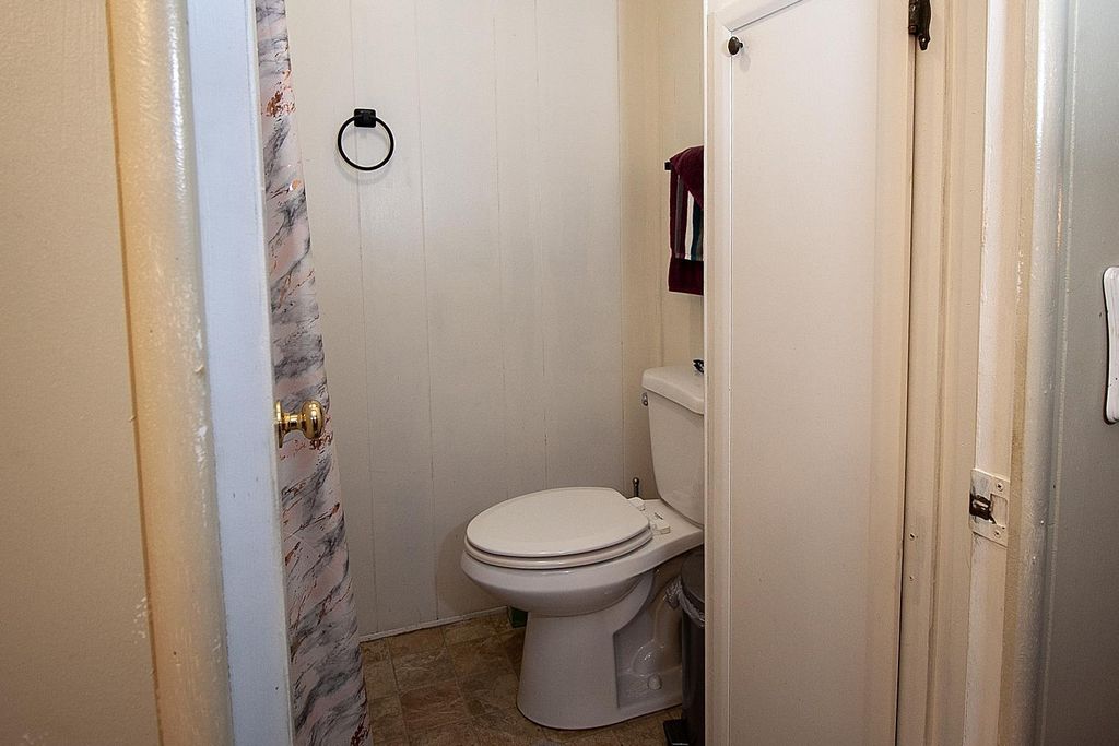 Image 15 of property listing at 221 W Herndon Avenue # 27, Fresno, CA 93650