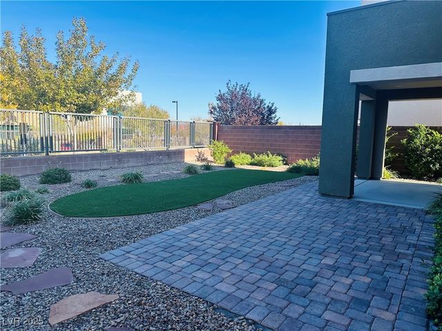 10302 Kesington Drive, Las Vegas, NV 89135