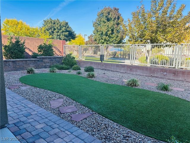 10302 Kesington Drive, Las Vegas, NV 89135