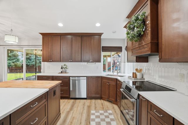 14 E Lindsey Ln, Spokane, WA 99208