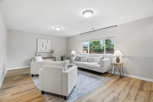 14 E Lindsey Ln, Spokane, WA 99208