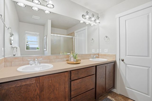 14 E Lindsey Ln, Spokane, WA 99208