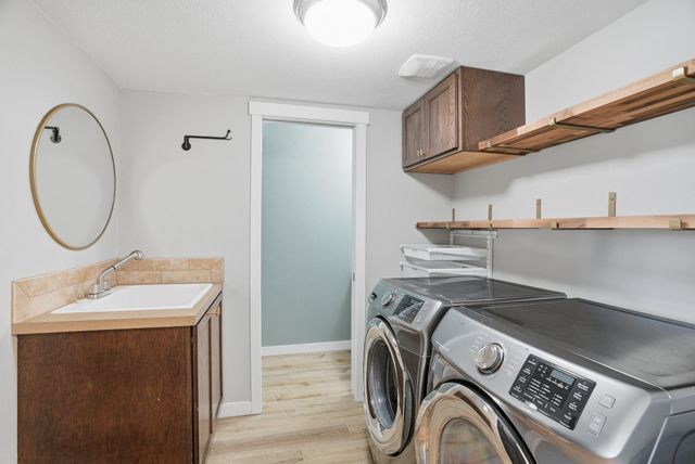 14 E Lindsey Ln, Spokane, WA 99208