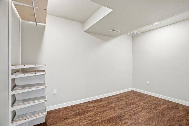 14 E Lindsey Ln, Spokane, WA 99208