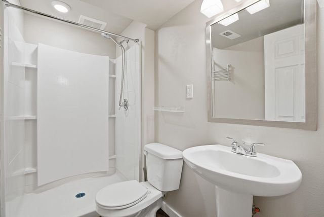 14 E Lindsey Ln, Spokane, WA 99208