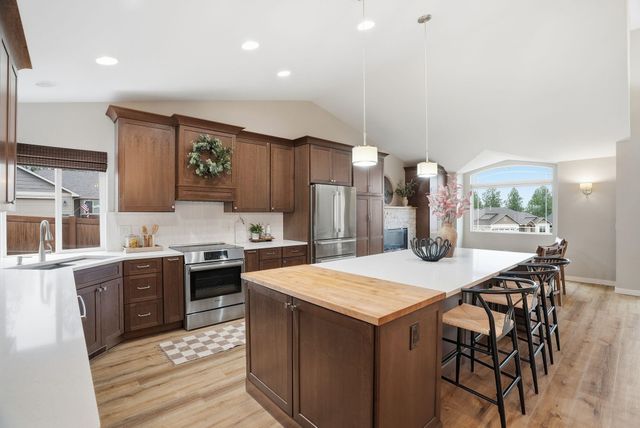 14 E Lindsey Ln, Spokane, WA 99208