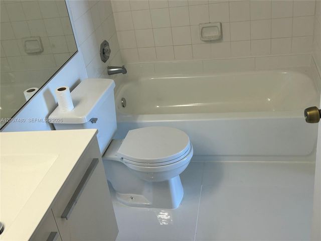 7601 E Treasure Dr 2104, North Bay Village, FL 33141