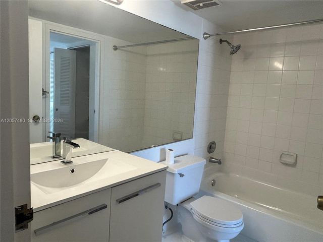 7601 E Treasure Dr 2104, North Bay Village, FL 33141
