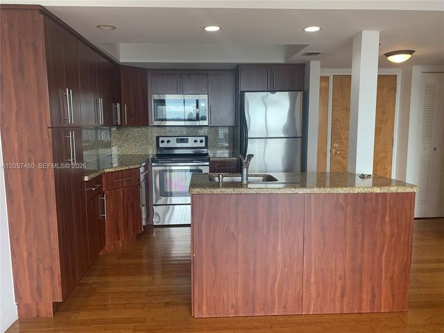 7601 E Treasure Dr 2104, North Bay Village, FL 33141