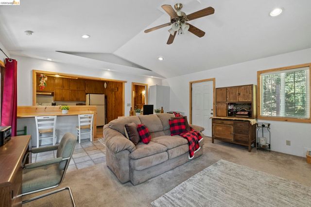 20836 Hiki Pl., Mi Wuk Village, CA 95346