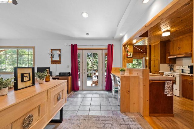 20836 Hiki Pl., Mi Wuk Village, CA 95346