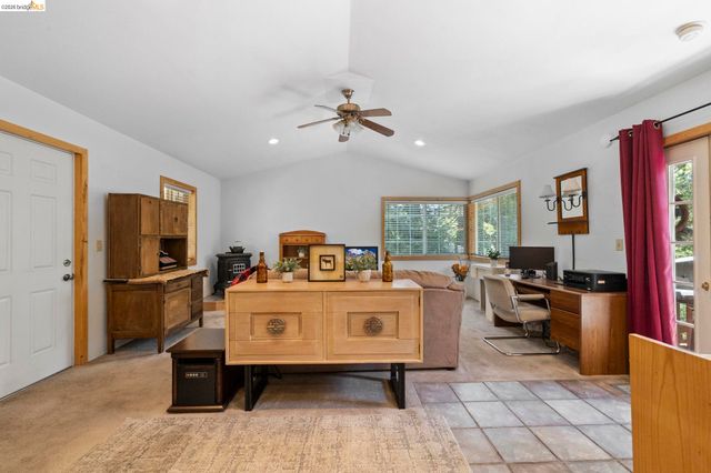 20836 Hiki Pl., Mi Wuk Village, CA 95346