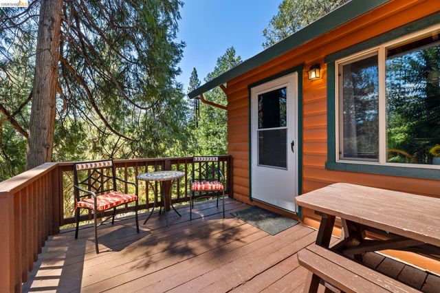 20836 Hiki Pl., Mi Wuk Village, CA 95346