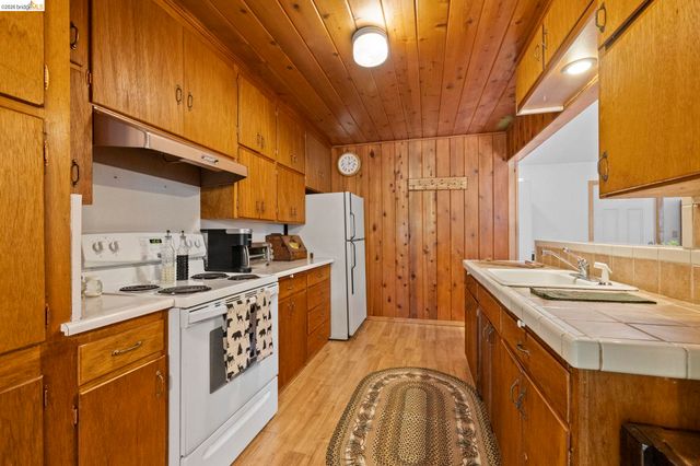 20836 Hiki Pl., Mi Wuk Village, CA 95346